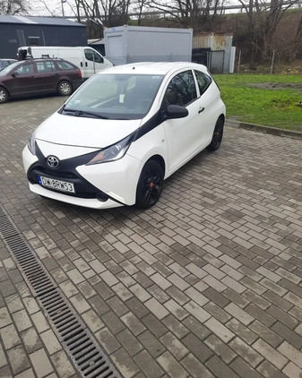 Toyota Aygo cena 26900 przebieg: 75300, rok produkcji 2016 z Wrocław małe 667